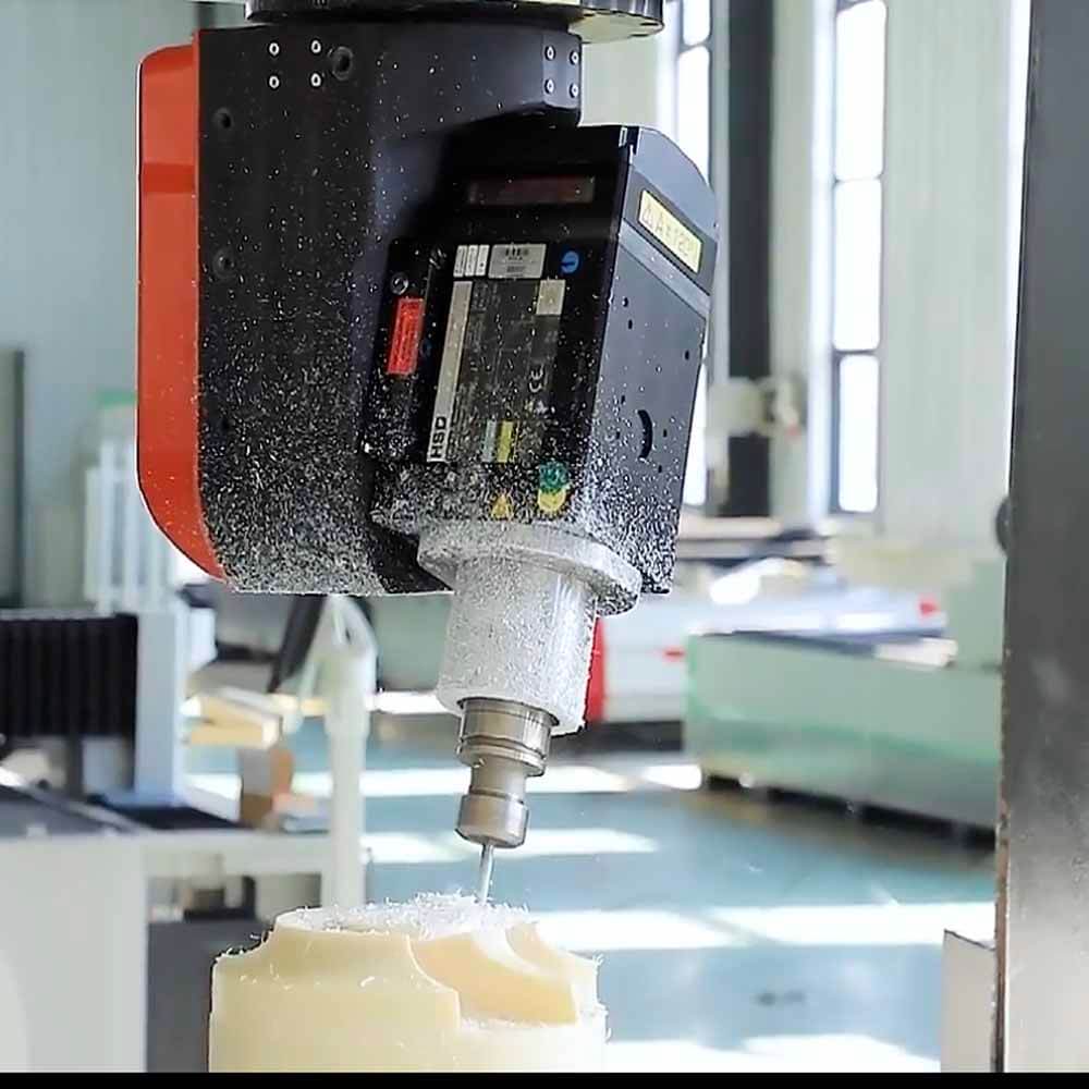 Descubra la precisión y versatilidad con la fresadora CNC de 5 ejes EXTRA CNC1325