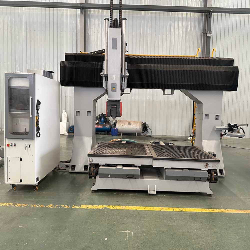 Officina con fresatrice CNC e stampante 3D