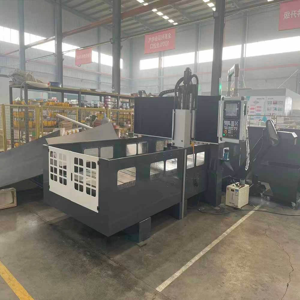 Explore o poder das fresadoras CNC para gravação e corte de metal. Aprenda como uma fresadora CNC para metal aumenta a precisão, a velocidade e a eficiência da sua oficina.