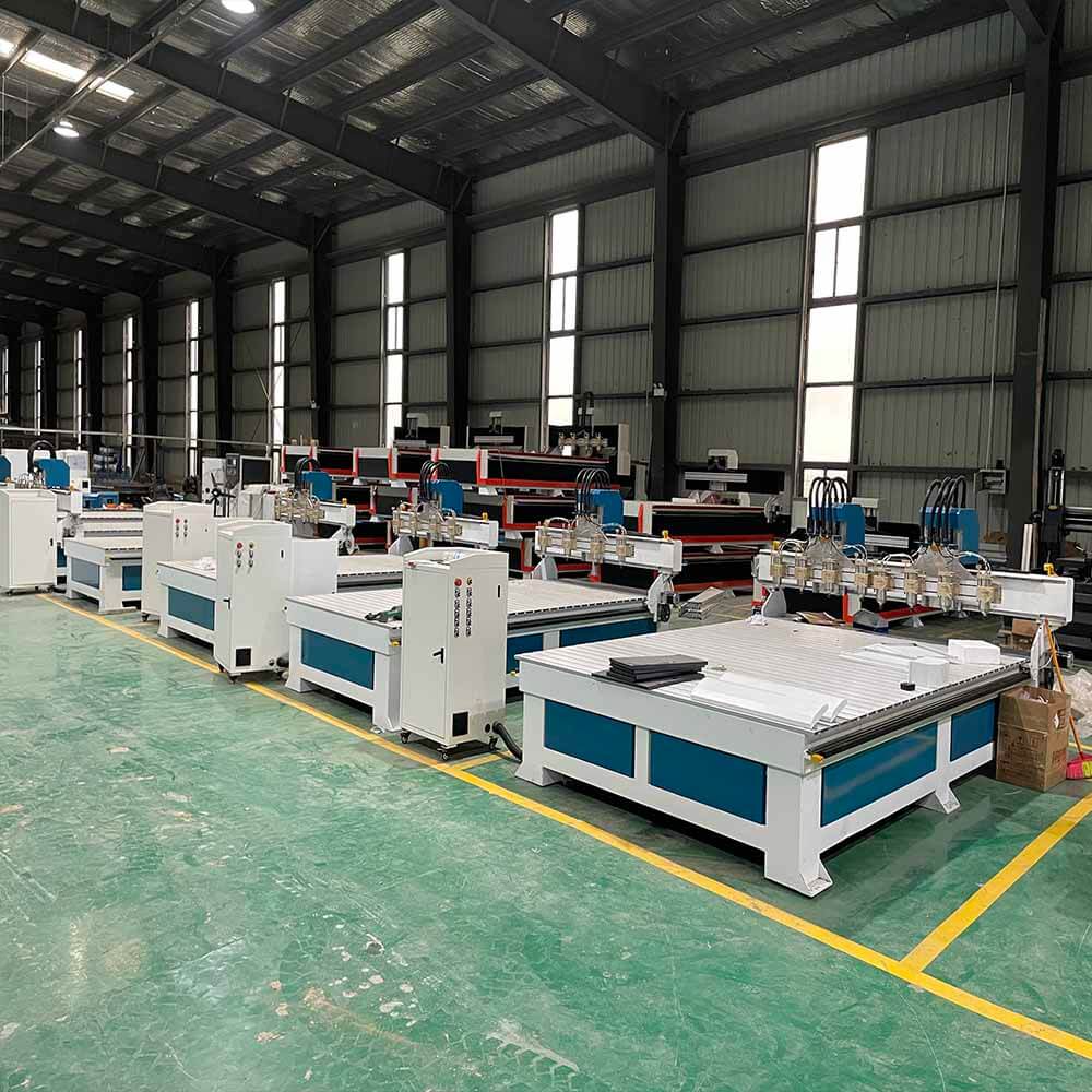جهاز توجيه CNC رباعي المحاور وثماني الرؤوس - متعدد المغازل عالي الكفاءة